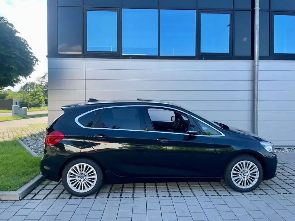 Gebraucht BMW 220 Active Tourer Luxury Line 190 PS (139 kW) 2014 Schwarz Van / Kleinbus