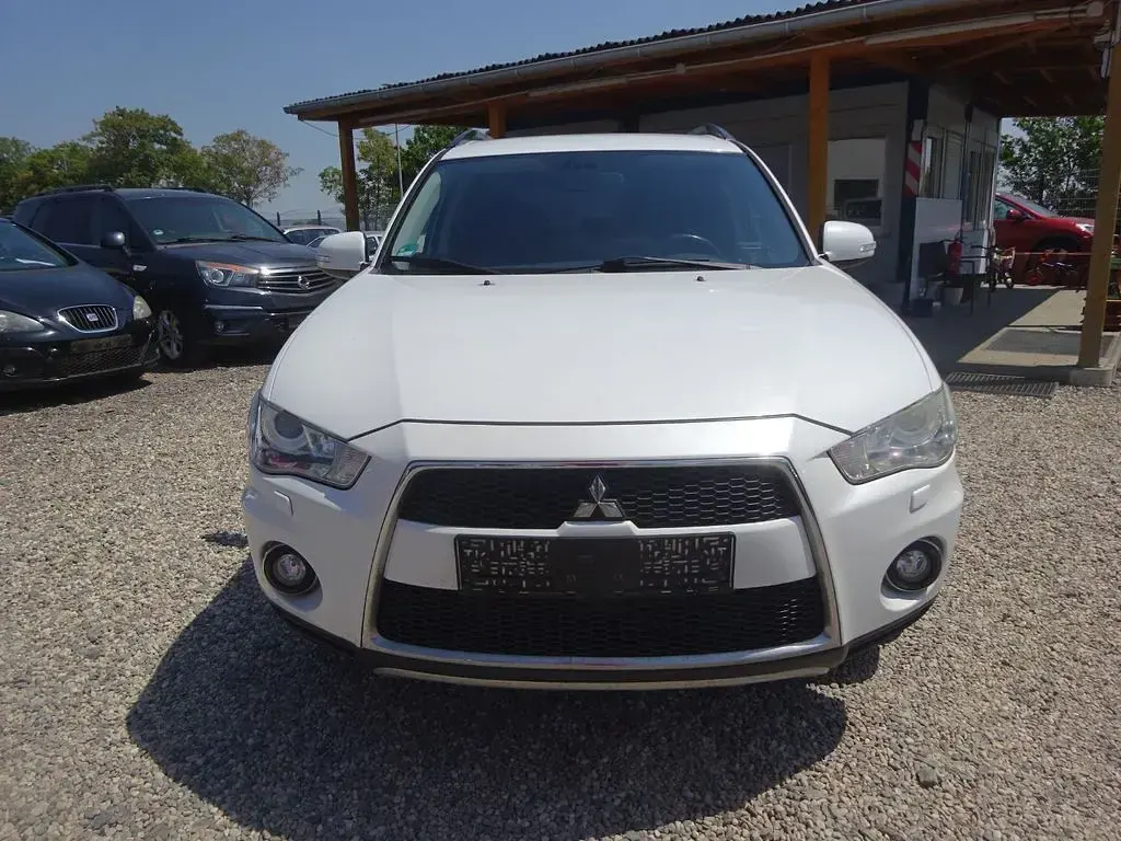 Gebraucht Mitsubishi Outlander 177 PS (130 kW) 2012 Weiß SUV
