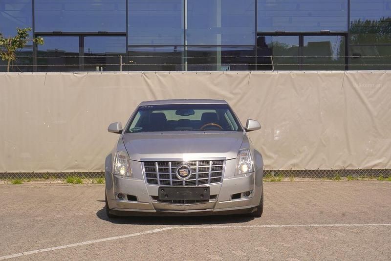 Gebraucht Cadillac CTS 322 PS (236 kW) 2010 Gold Limousine
