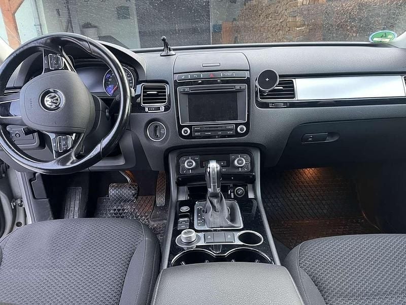 Gebraucht VW Touareg 262 PS (192 kW) 2015 Grau SUV