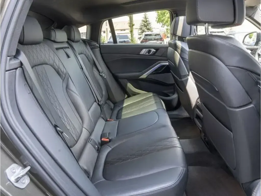 Gebraucht BMW X6 Shadowline 530 PS (389 kW) 2020 Manhattan metallic (metallic) SUV