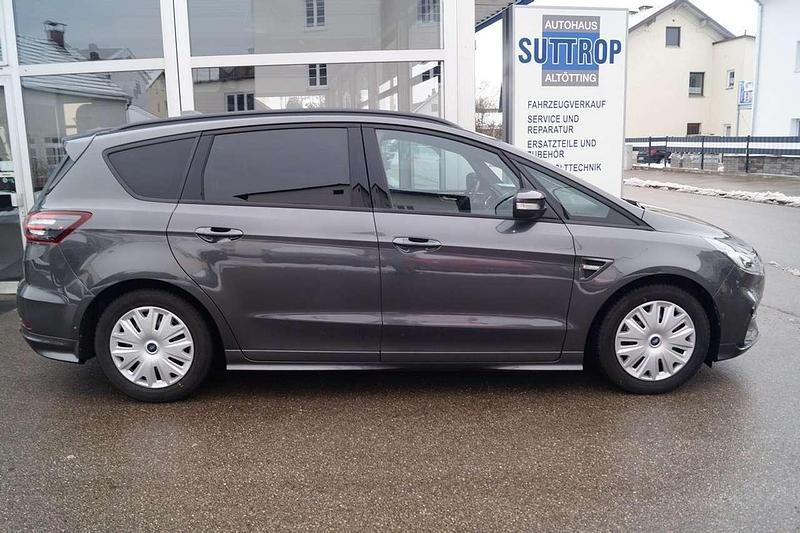 Gebraucht Ford S-MAX ST-Line 190 PS (139 kW) 2023 Magneticgrau Van / Kleinbus