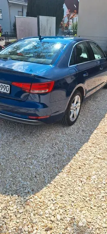 Gebraucht Audi A4 Sport 150 PS (110 kW) 2017 Blau Limousine