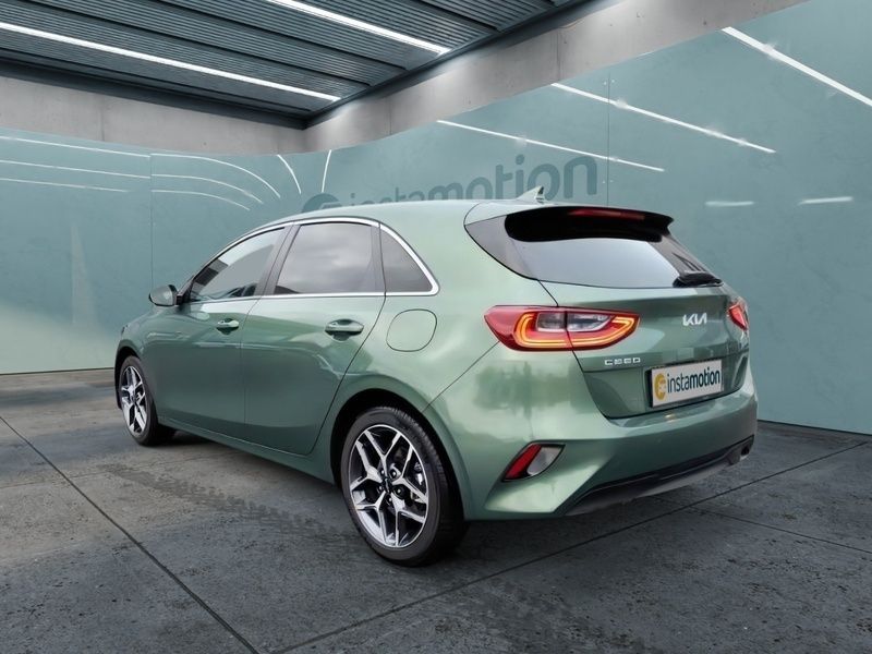 Gebraucht Kia Ceed Platinum 140 PS (102 kW) 2024 Grün Kleinwagen