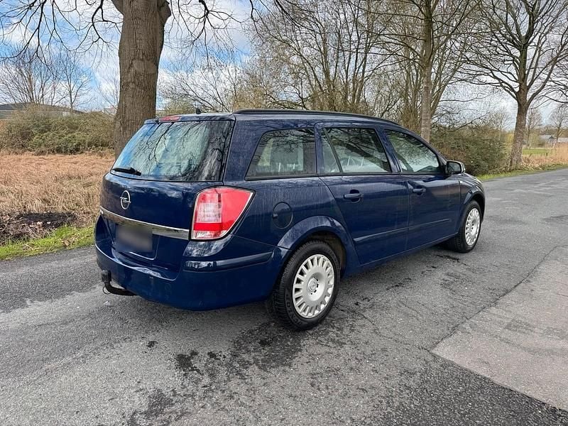 Gebraucht Opel Astra 101 PS (74 kW) 2008 Blau Kombi