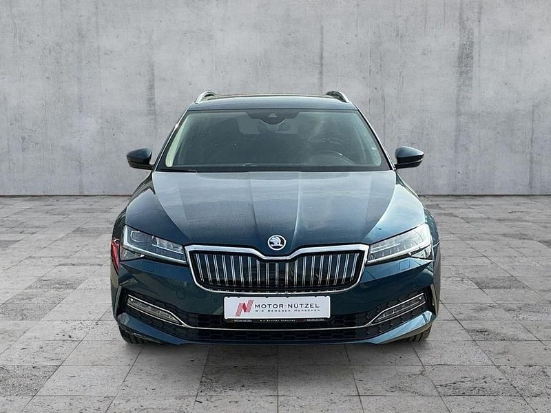 Gebraucht Skoda Superb Style 218 PS (160 kW) 2022 Lavablau metallic Kombi