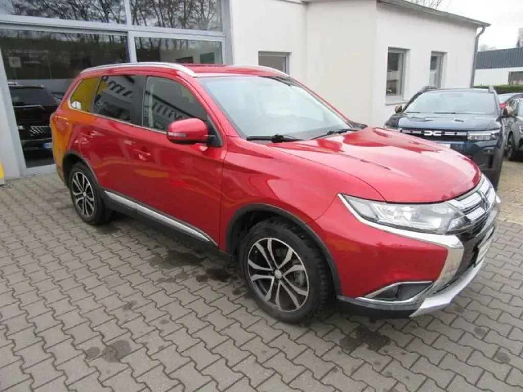 Gebraucht Mitsubishi Outlander 150 PS (110 kW) 2017 Rot SUV