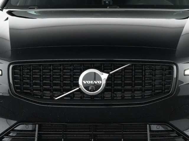 Gebraucht Volvo V60 145 PS (106 kW) 2025 Kombi