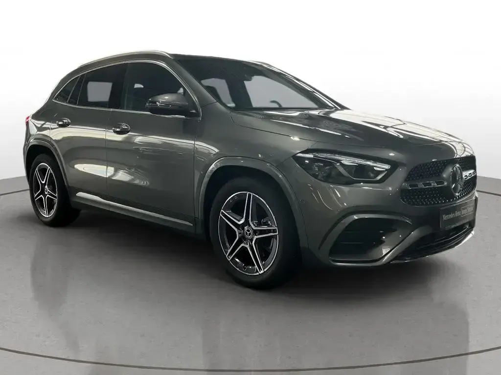 Gebraucht Mercedes GLA200 AMG line 163 PS (119 kW) 2025 Grau SUV
