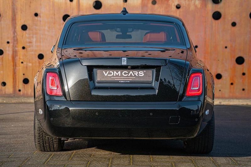 Neu Rolls Royce Phantom 563 PS (414 kW) 2026 Schwarz Limousine