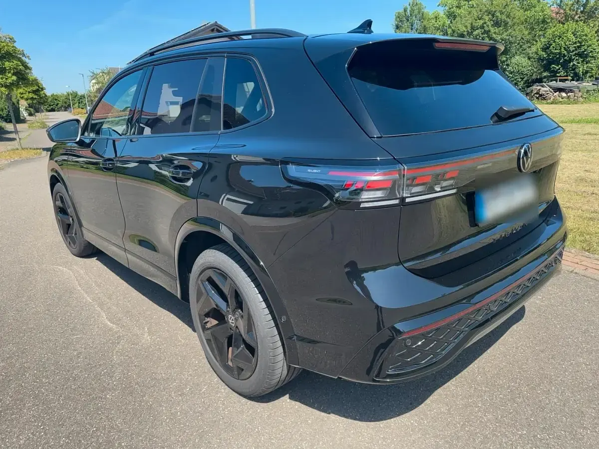 Gebraucht VW Tiguan Style 150 PS (110 kW) 2025 Schwarz SUV