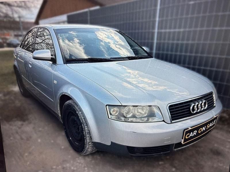 Gebraucht Audi A4 131 PS (96 kW) 2004 Silber Limousine