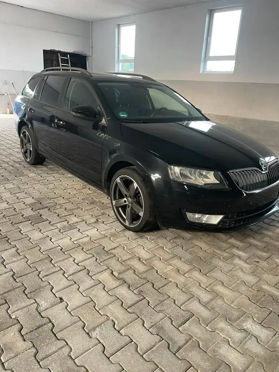 Gebraucht Skoda Octavia 150 PS (110 kW) 2015 Schwarz Kombi