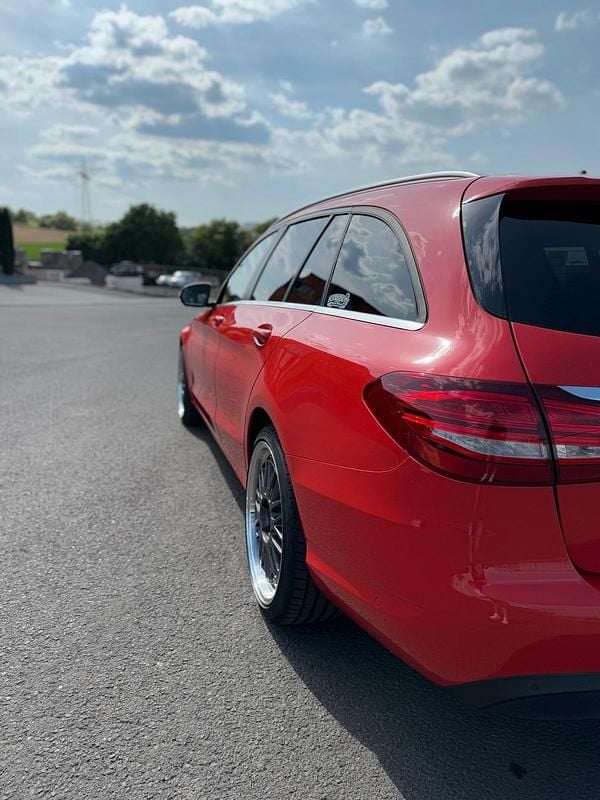 Gebraucht Mercedes C220 170 PS (125 kW) 2017 Rot Kombi