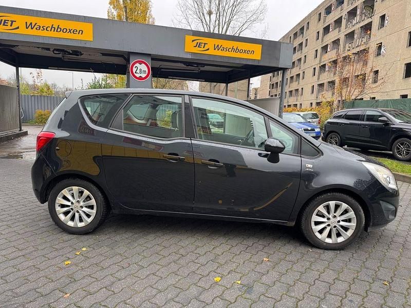 Gebraucht Opel Meriva Active 140 PS (102 kW) 2013 Schwarz Van / Kleinbus