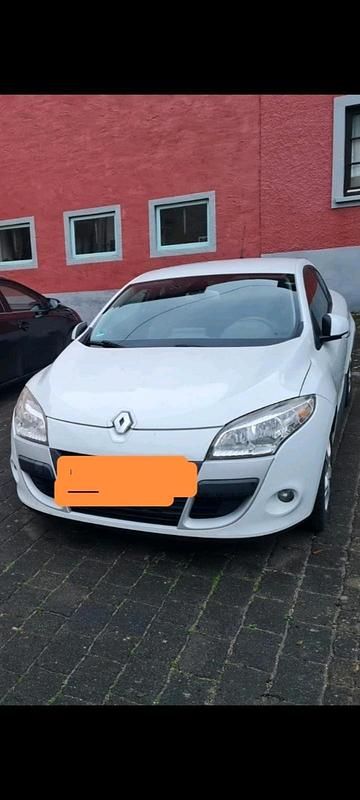 Weiß Gebraucht 2010 Renault Mégane Coupé Coupé | 4.500 € - Bild 1/3