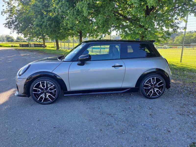 Gebraucht 2025 Mini John Cooper Works Kleinwagen | 29.900 € - Bild 1/4