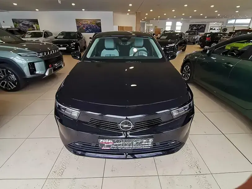 Gebraucht Opel Astra Elegance 131 PS (96 kW) 2023 Karbon schwarz (metallic) Limousine