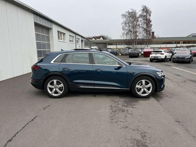 Gebraucht Audi e-tron Advanced Plus 230 kW (313 PS) 2022 Blau SUV