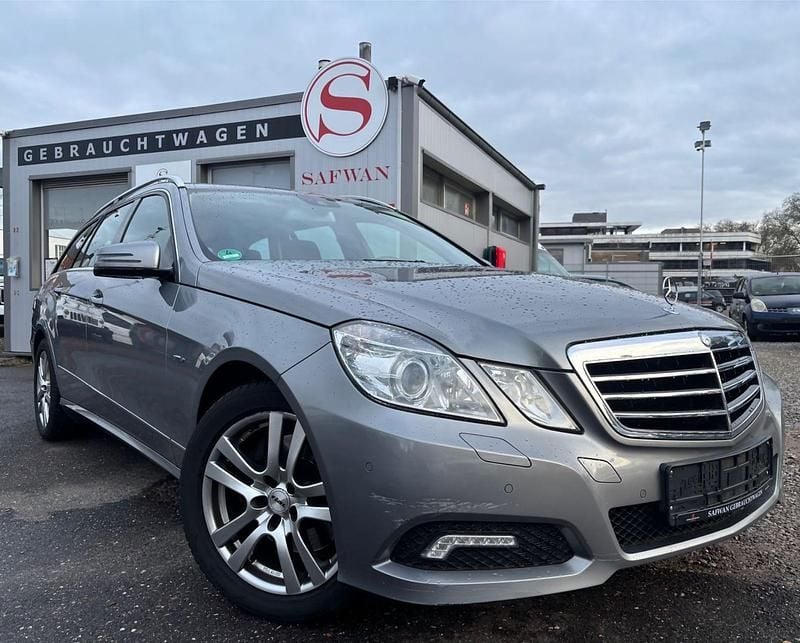 Gebraucht Mercedes E250 Avantgarde 204 PS (150 kW) 2010 Silber Kombi