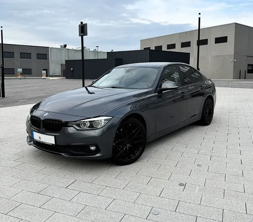 Gebraucht BMW 316 Advantage 116 PS (85 kW) 2018 Grau Limousine