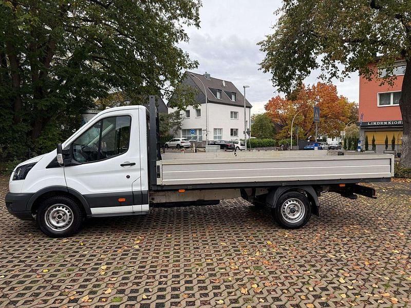 Second-hand Ford Transit 105 CP (77 kW) 2019 Alb Monovolum