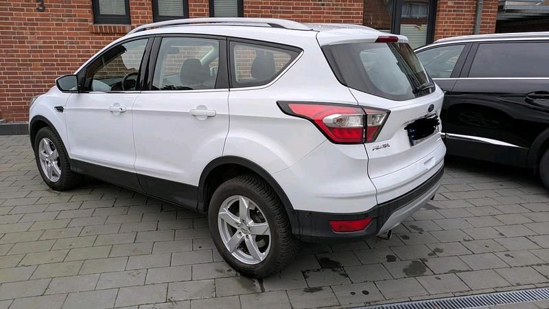 Gebraucht Ford Kuga Cool & Connect 120 PS (88 kW) 2017 Weiß SUV