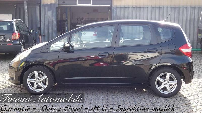 Gebraucht Honda Jazz Trend 99 PS (72 kW) 2012 Crystal black p. Kleinwagen