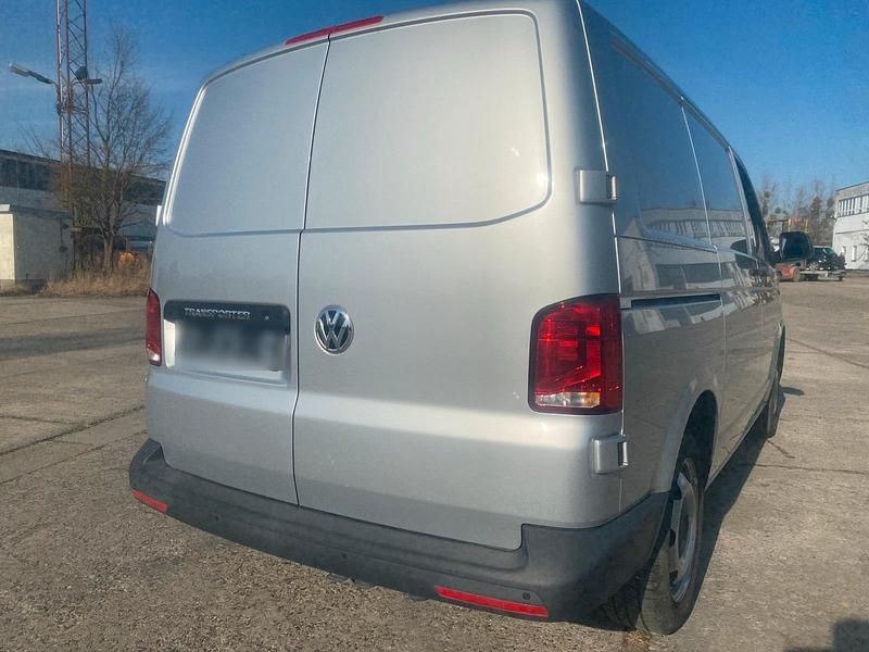 Gebraucht VW Transporter 150 PS (110 kW) 2020 Silber Van