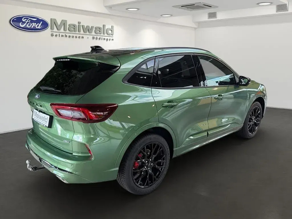 Neu Ford Kuga ST-Line X 242 PS (177 kW) 2026 Bursting green SUV