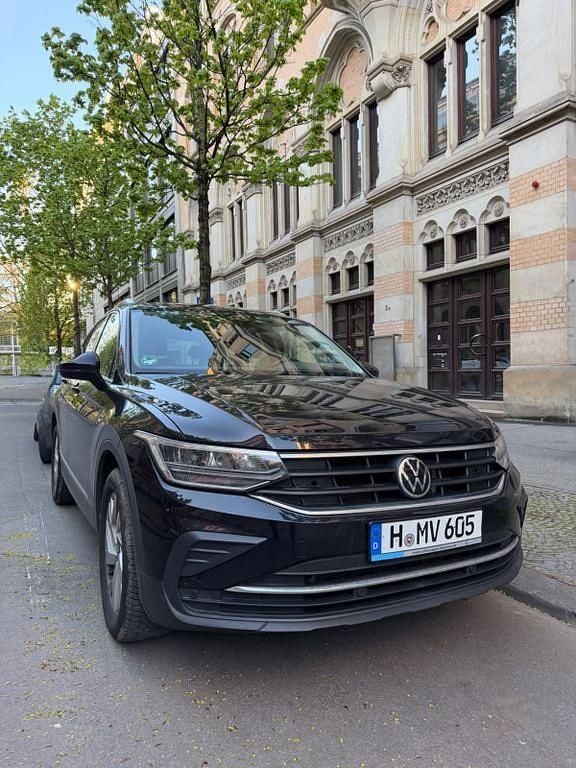 Usado VW Tiguan Active 150 HP (110 kW) 2021 Preto SUV