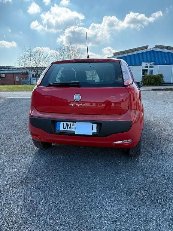 Gebraucht Fiat Punto 77 PS (56 kW) 2011 Rot Kleinwagen
