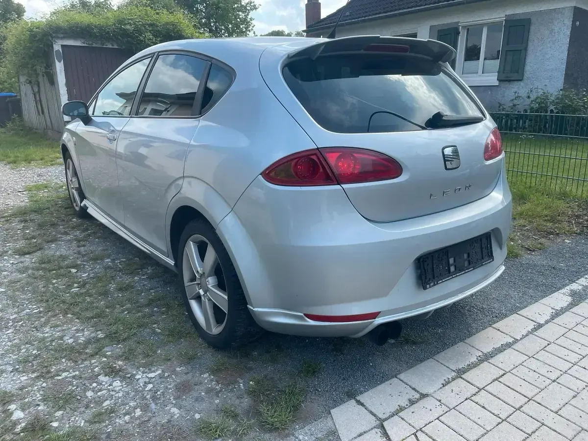 Gebraucht Seat Leon 150 PS (110 kW) 2006 Silber Kleinwagen