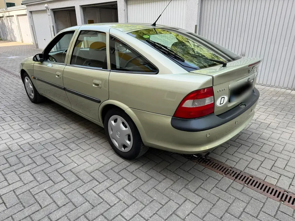Gebraucht Opel Vectra 136 PS (100 kW) 1996 Limousine