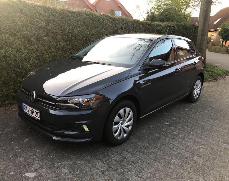 Gebraucht VW Polo Comfortline 95 PS (69 kW) 2017 Grau Kleinwagen