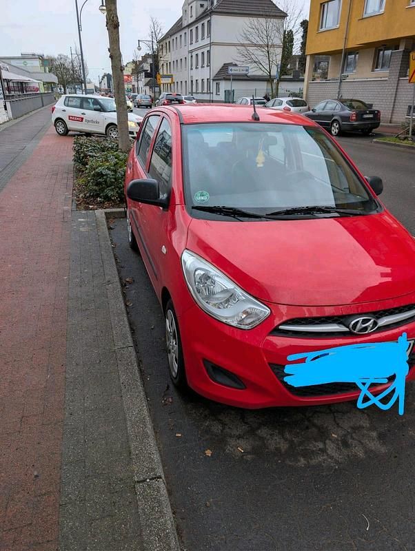 Gebraucht Hyundai i10 69 PS (50 kW) 2012 Rot Kleinwagen