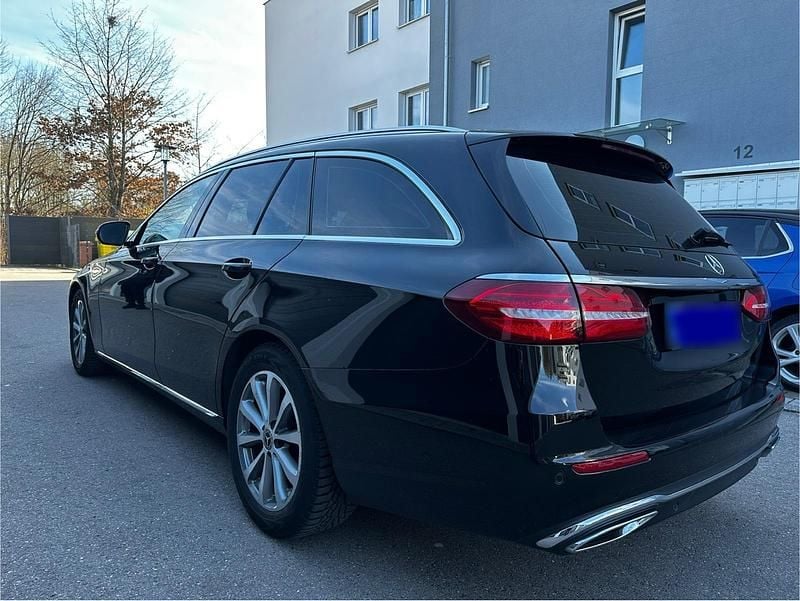 Gebraucht Mercedes E220 Avantgarde 194 PS (142 kW) 2018 Schwarz Kombi