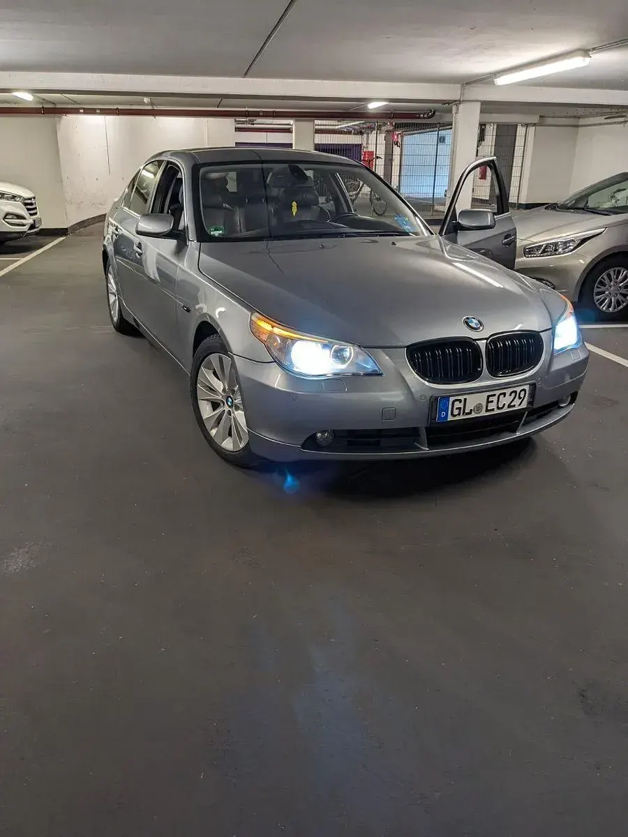 Usado BMW 530 231 CV (169 kW) 2006 Gris Berlina