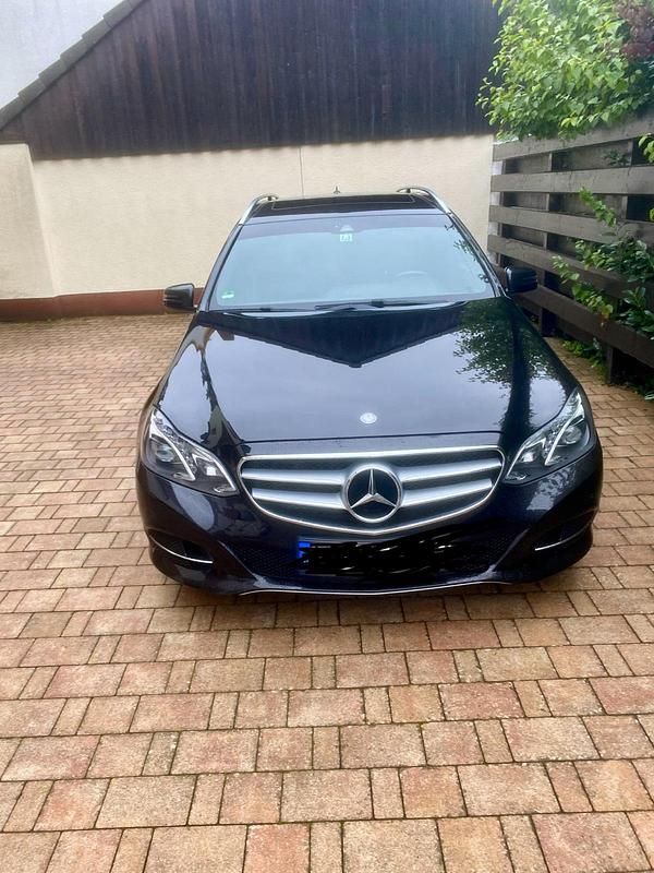 Schwarz Gebraucht 2014 Mercedes E350 Kombi | 11.500 € (Guter Preis) - Bild 1/4