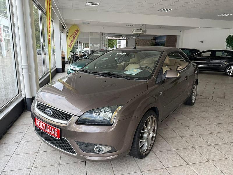 Braun Gebraucht 2007 Ford Focus Cabriolet Titanium Cabrio | 3.950 € (Fairer Preis) - Bild 1/4