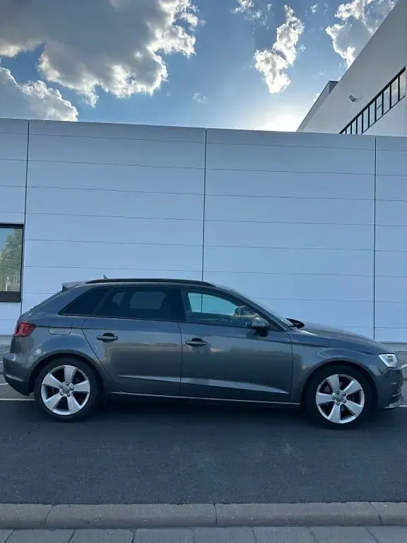 Gebraucht Audi A3 Ambiente 150 PS (110 kW) 2014 Grau Limousine