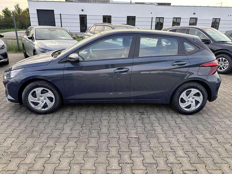 Grau Neu 2025 Hyundai i20 Comfort Kleinwagen | 18.295 € (Fairer Preis) - Bild 1/3