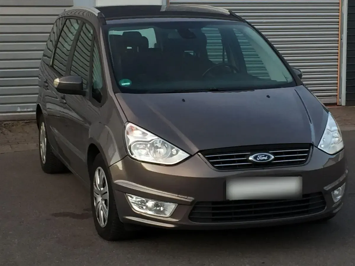 Używany Ford Galaxy 140 KM (102 kW) 2013 Brązowy Minivan