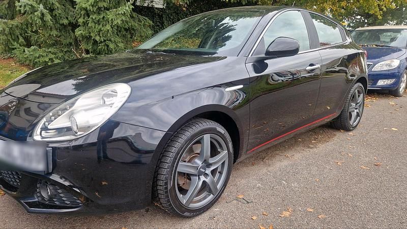Schwarz Gebraucht 2010 Alfa Romeo Giulietta Kleinwagen | 3.950 € (Guter Preis) - Bild 1/4