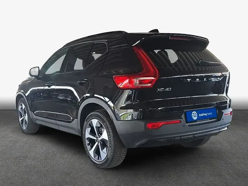 Gebraucht Volvo XC40 Plus 163 PS (119 kW) 2025 Onyx schwarzmetallic SUV