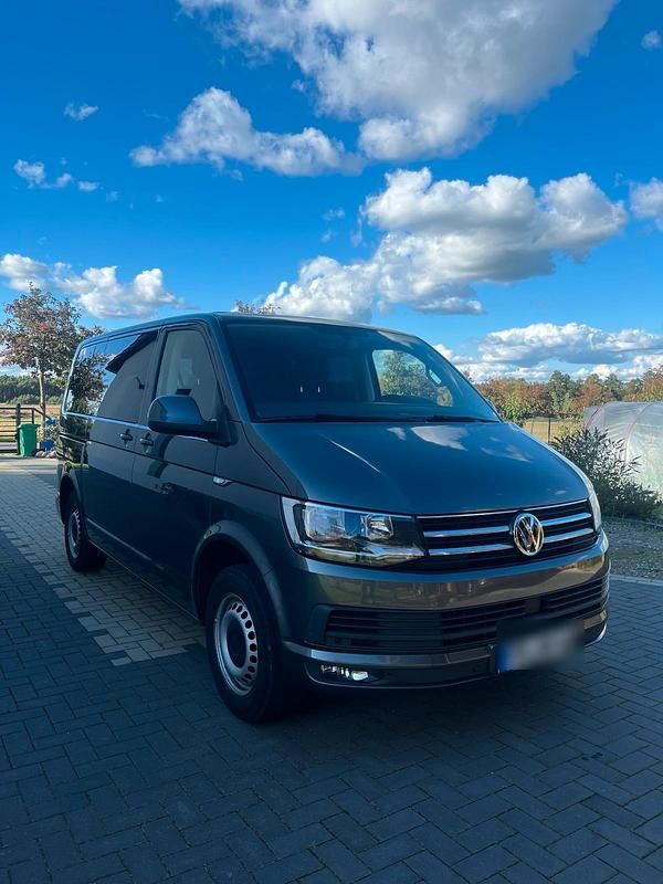 Grau Gebraucht 2016 VW T6 Van | 21.990 € (Superpreis) - Bild 1/4