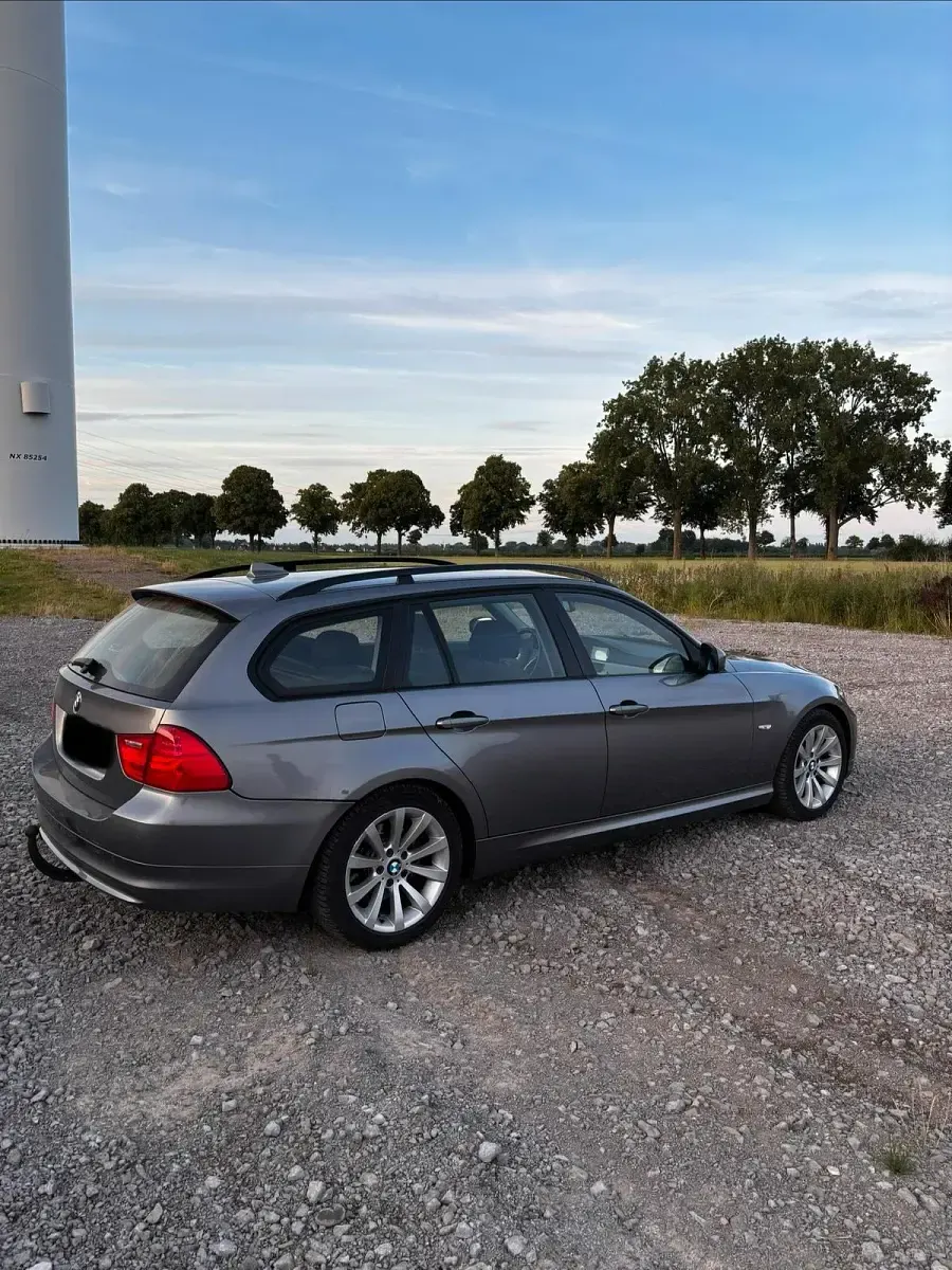 Gebraucht BMW 318 143 PS (105 kW) 2008 Silber Kombi