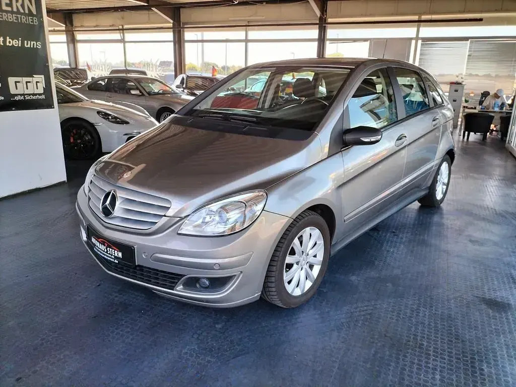 Gebraucht Mercedes B180 109 PS (80 kW) 2006 Grau Van / Kleinbus