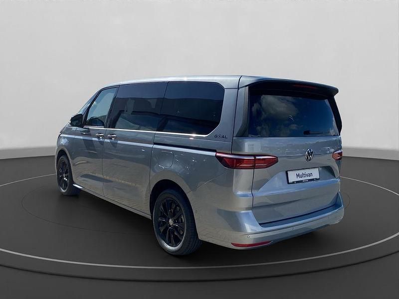 Neu VW Multivan Goal 150 PS (110 kW) 2025 Silber Van