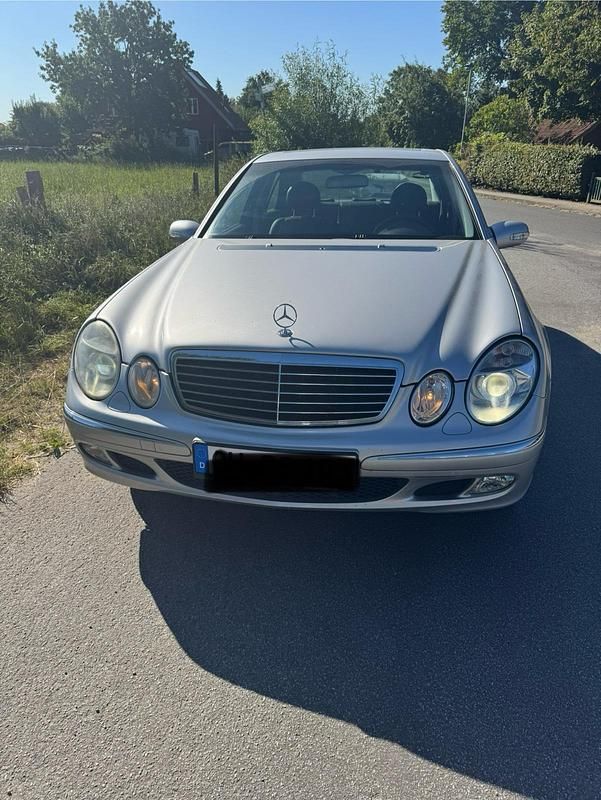 Silber Gebraucht 2002 Mercedes E320 Limousine | 2.999 € (Guter Preis) - Bild 1/4